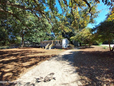 201 N Leak St, Southern Pines, NC 28387 - photo 3