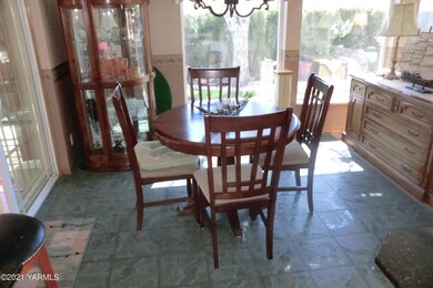Formal Dining