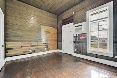 121 Howard St unit 2, San Antonio, TX 78212 - photo 4