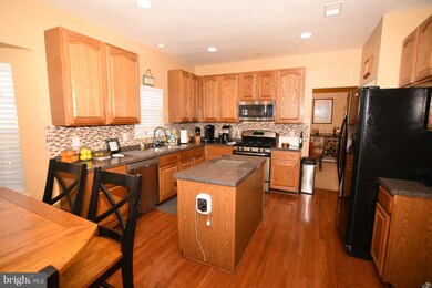10326 Halton Terrace, Lanham, MD 20706 - photo 7