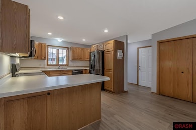 372 S Rolling Hills Dr, Le Center, MN 56057 - photo 6