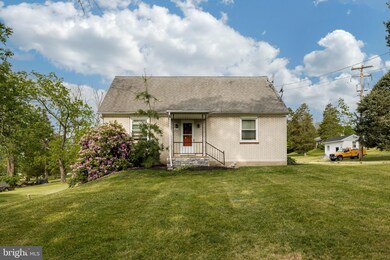 815 Summit Ave, Schwenksville, PA 19473 - photo 3