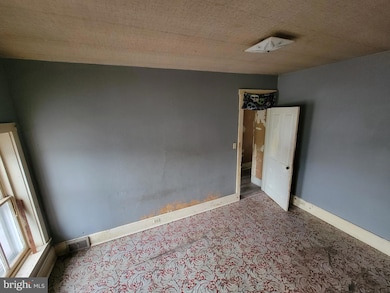 142 Lower Market St, Milton, PA 17847 - photo 2