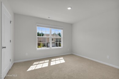 2005 Ella Bengel Dr, New Bern, NC 28562 - photo 2