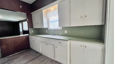 1408 6th St, Bay City, TX 77414 - photo 7