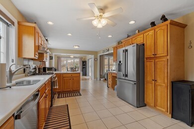 6 Riley Rd unit 6, Lunenburg, MA 01462 - photo 2