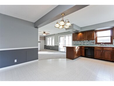 630 26th St SE, Cedar Rapids, IA 52403 - photo 4