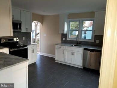 8109 Highpoint Rd, Clearwater Beach, MD 21226 - photo 2