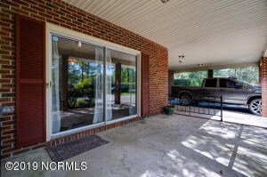 415 S Bennett St, Burgaw, NC 28425 - photo 5