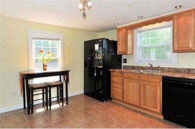 38 Valley St, Wakefield, MA 01880 - photo 4