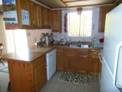 Nice kitchen!!