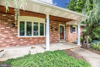 7914 Runnymeade Dr, Frederick, MD 21702 - photo 2