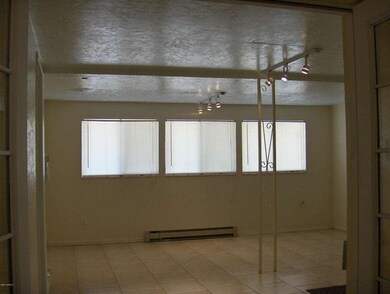1337 S Delaware 009