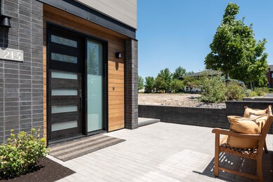 205 SW Log Ct, Bend, OR 97702 - photo 7