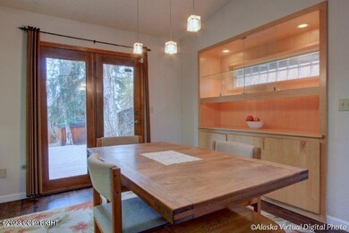 3951 Winchester dining room