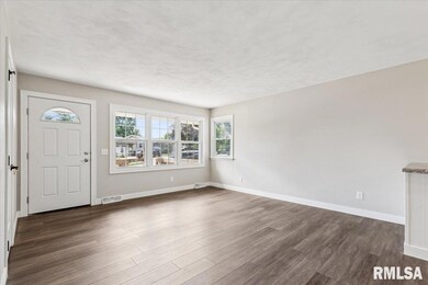 3212 W 13th St, Davenport, IA 52804 - photo 7