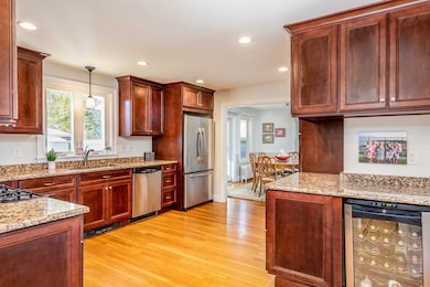 24 Crosman Ave, Swampscott, MA 01907 - photo 3