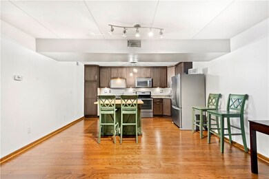 Beautiful Bright Kitchen