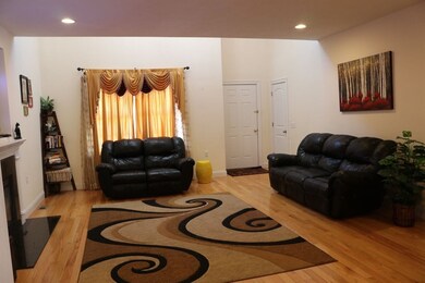 23 Nazneen Cir unit 23, Hopkinton, MA 01748 - photo 4