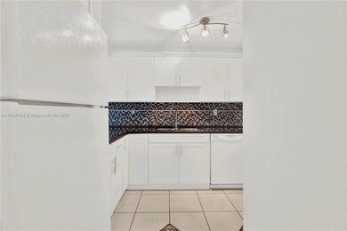 1990 W 56th St unit 1407, Hialeah, FL 33012 - photo 4
