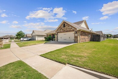 249 Jacinth Ln, Granbury, TX 76049 - photo 4