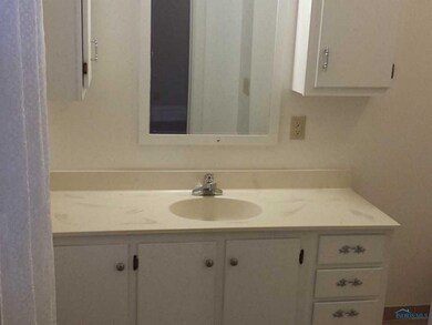 Full Bath. Lower Unit