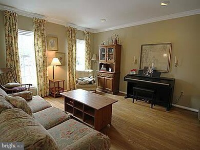 6801 Wild Rose Ct, Springfield, VA 22152 - photo 4