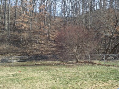 945 Hazel Ave, Ambridge, PA 15003 - photo 3