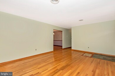 606 Blankner Rd, Sykesville, MD 21784 - photo 5