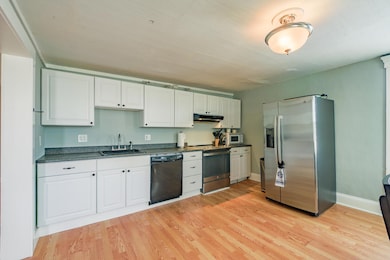 165 Stream Rd 06