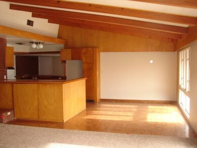 130 N Jackson St, Hugoton, KS 67951 - photo 4