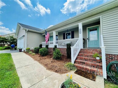 129 Mallory Ln, Statesville, NC 28625 - photo 2