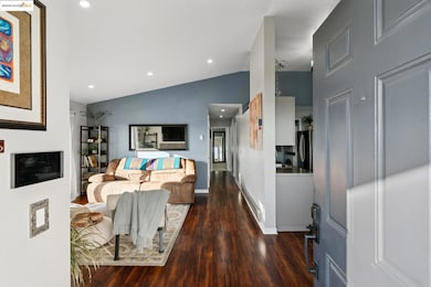 184 Schooner Ct, Richmond, CA 94804 - photo 3