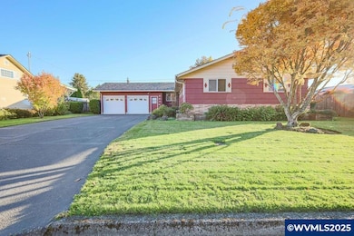 4494 Cascade Dr, Eugene, OR 97402 - photo 2