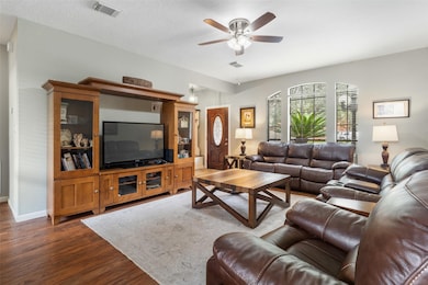 2609 Quail Run Dr, Alvin, TX 77511 - photo 6