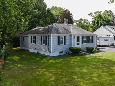 584 Colonial Dr, Portsmouth, NH 03801 - photo 4