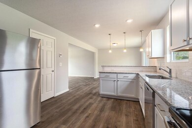 EPT024-i1810-Kitchen1