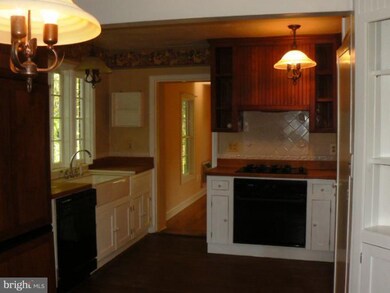 704 W Washington St, Middleburg, VA 20117 - photo 6