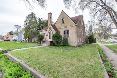 1120 E Ave C-3