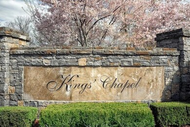 Just minutes to I65, Kings' Chapel is a beautiful gated community with tons of amenities & over 300 acres of green space.