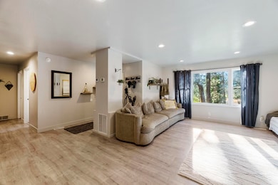 6324 E Evans Creek Rd, Rogue River, OR 97537 - photo 6