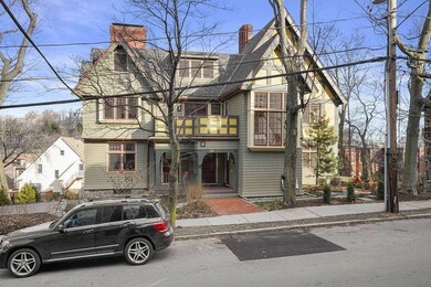 165 Winthrop Rd unit B, Brookline, MA 02445 - photo 5