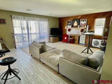 has private all day sunny deck