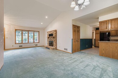 2507 Belmont Ln E, Saint Paul, MN 55109 - photo 4