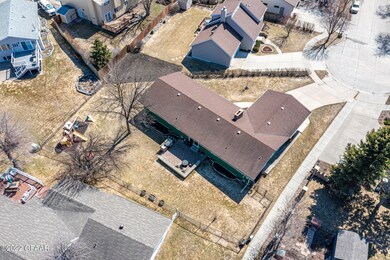 2221 Fallcreek Ct, Grand Forks, ND 58201 - photo 4