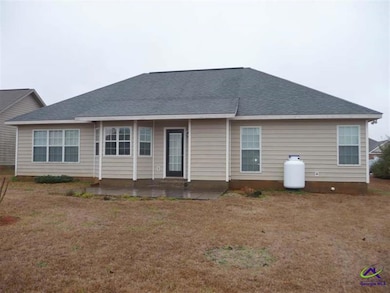 113 Cedarland Dr, Warner Robins, GA 31088 - photo 2