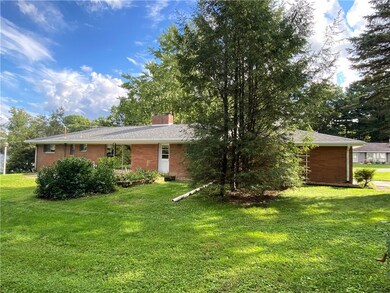 218 Courtland Rd, Indiana, PA 15701 - photo 2