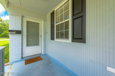 Exterior Foyer