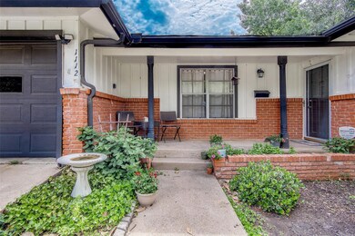 1112 Valley View Dr, Hurst, TX 76053 - photo 4