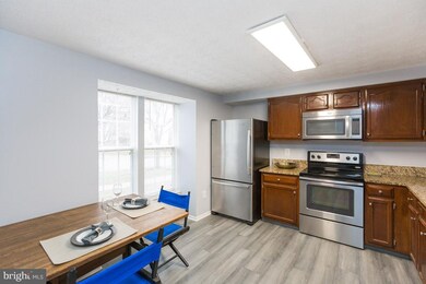 9568 Donnan Castle Ct, Laurel, MD 20723 - photo 3